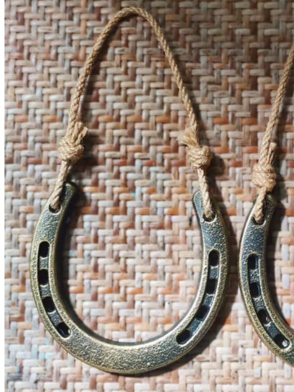 1pc Lucky Horse Hoof with Fine Hemp Rope Pendant, Symbolizing Good Luck
